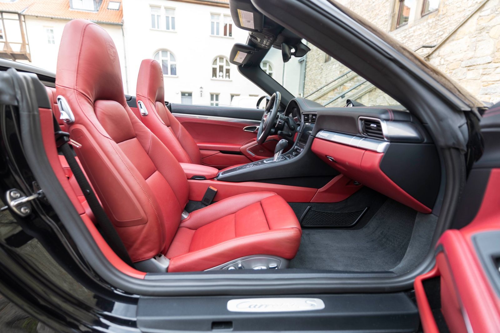 Fahrzeugabbildung Porsche 911 Carrera S Cabrio BOSE PASM TOTW CARPLAY LED