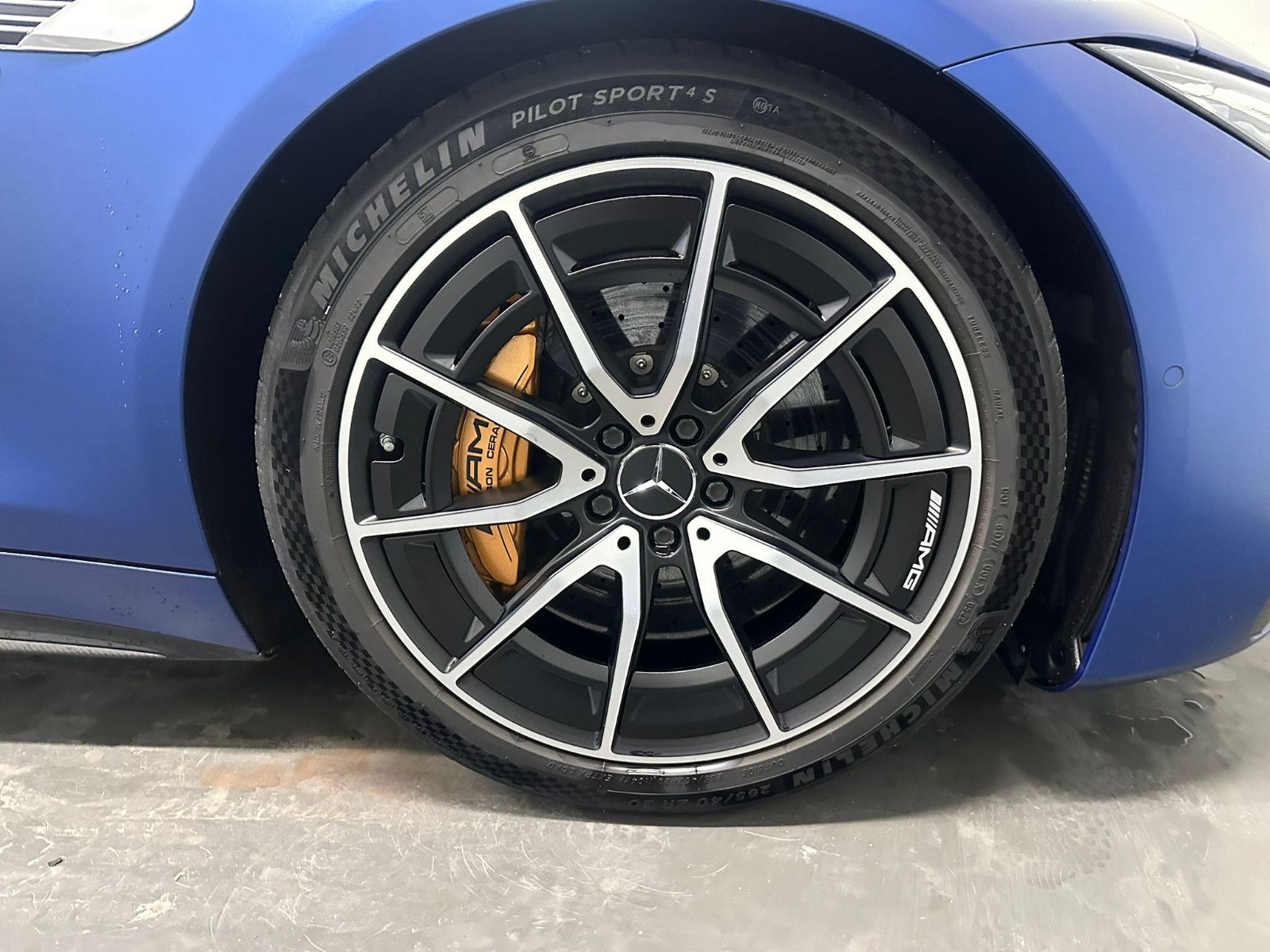 Fahrzeugabbildung Mercedes-Benz SL 63 AMG 4MATIC+ *KERAMIK*MANUFAKTUR*CARBON*TV*