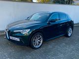 Alfa Romeo Stelvio Lusso Ti Q4 - Alfa Romeo Stelvio lusso mit Benzin-Antrieb