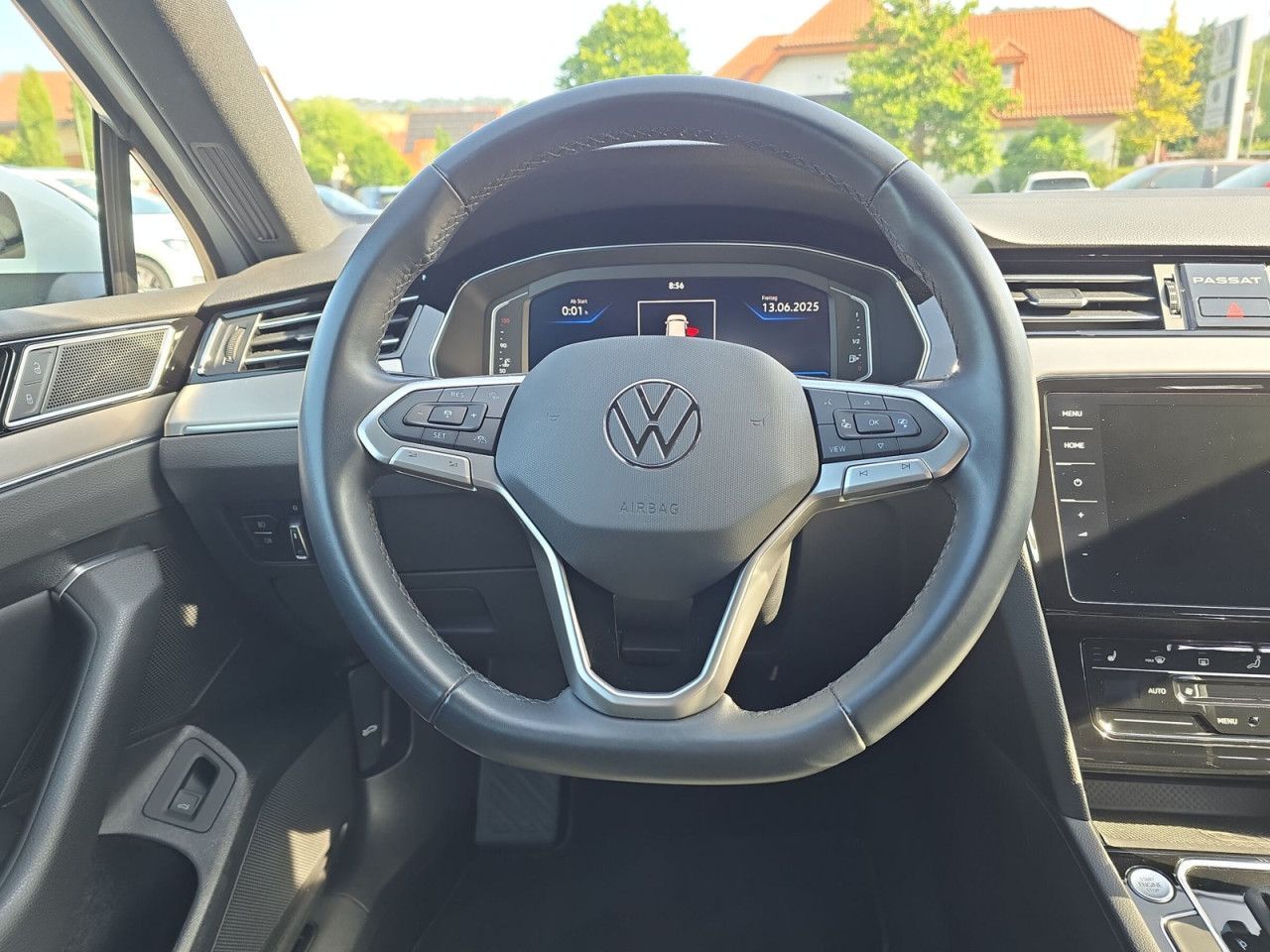 Fahrzeugabbildung Volkswagen Passat Variant Elegance 2.0 TDI SCR 110 kW