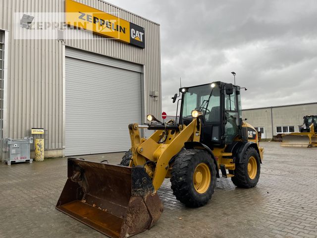 CAT 908M