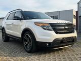 Ford Explorer - Ford Explorer mit Benzin-Antrieb: Allradantrieb, Geländewagen