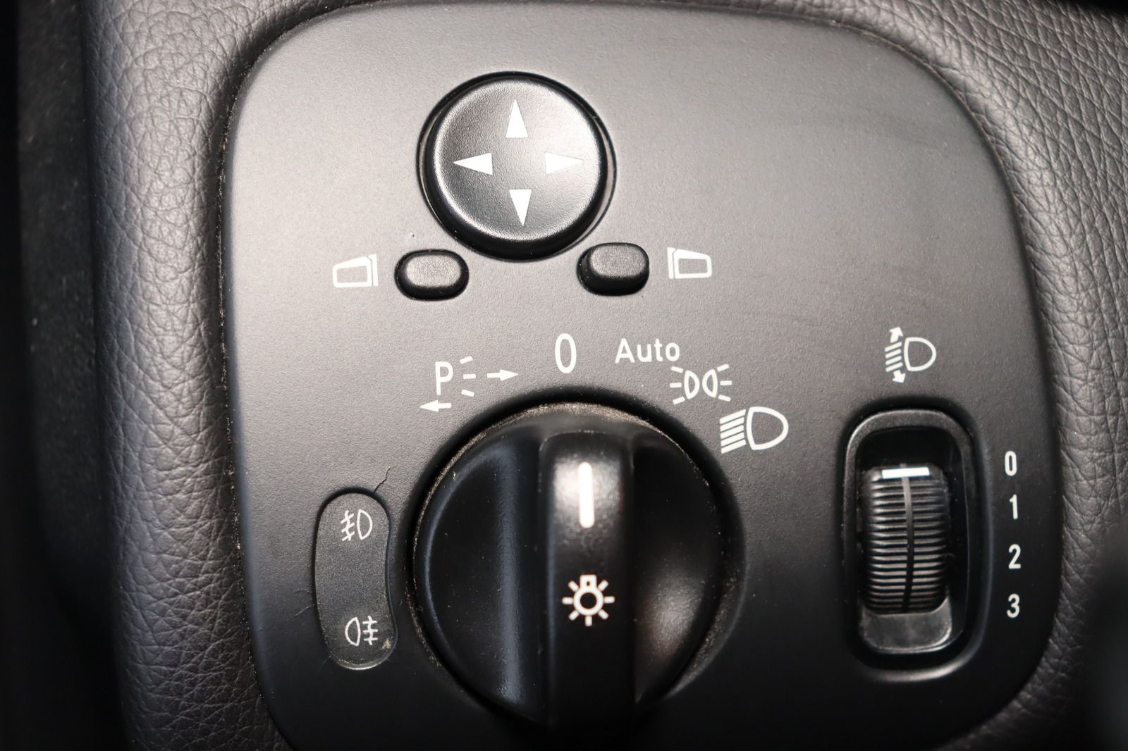 Fahrzeugabbildung Mercedes-Benz C 230 Sportcoupé * Navi * Sitzhzg. * PDC