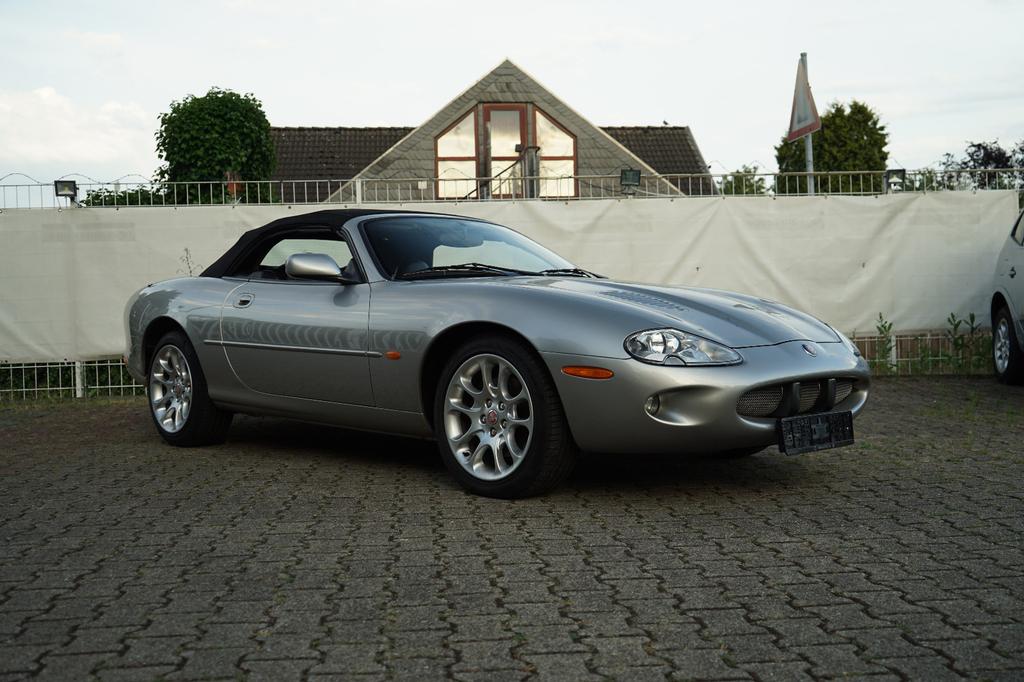 Jaguar XKR