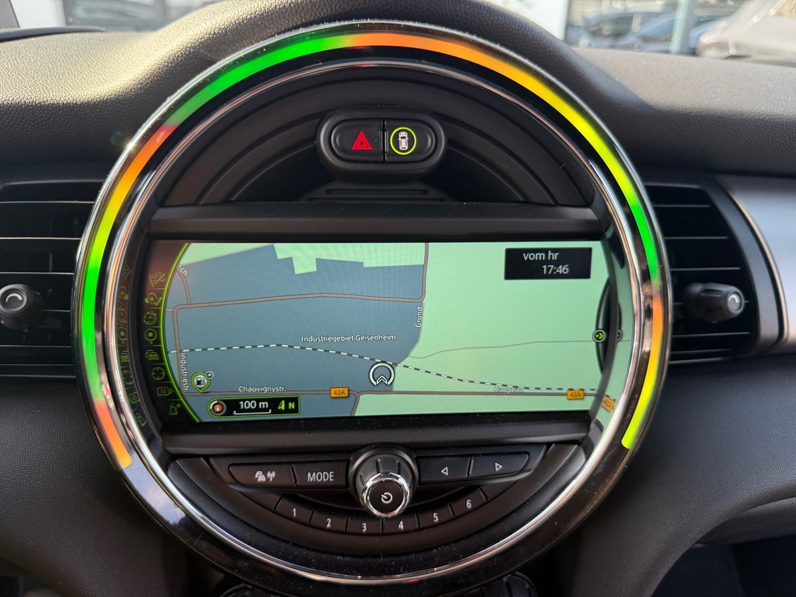 Fahrzeugabbildung MINI Cooper SD Mini Cooper SD *HEAD-UP*HARMAN*RFK