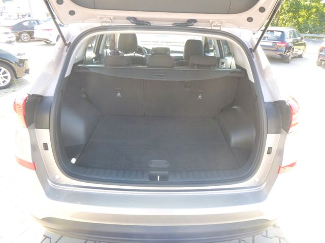 Fahrzeugabbildung Hyundai Tucson Pure 2WD >64.818KM/Automatik<