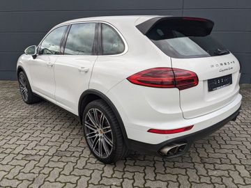 Porsche Cayenne - 6
