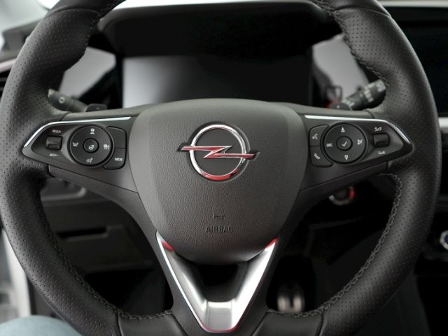 Grandland GSe PHEV 4X4 AT+AHK+NAVI+RÜCKFAHRKAMER