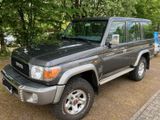 Toyota Land Cruiser GRJ76 VX 272 PS - Toyota Land Cruiser mit Benzin-Antrieb: Geländewagen