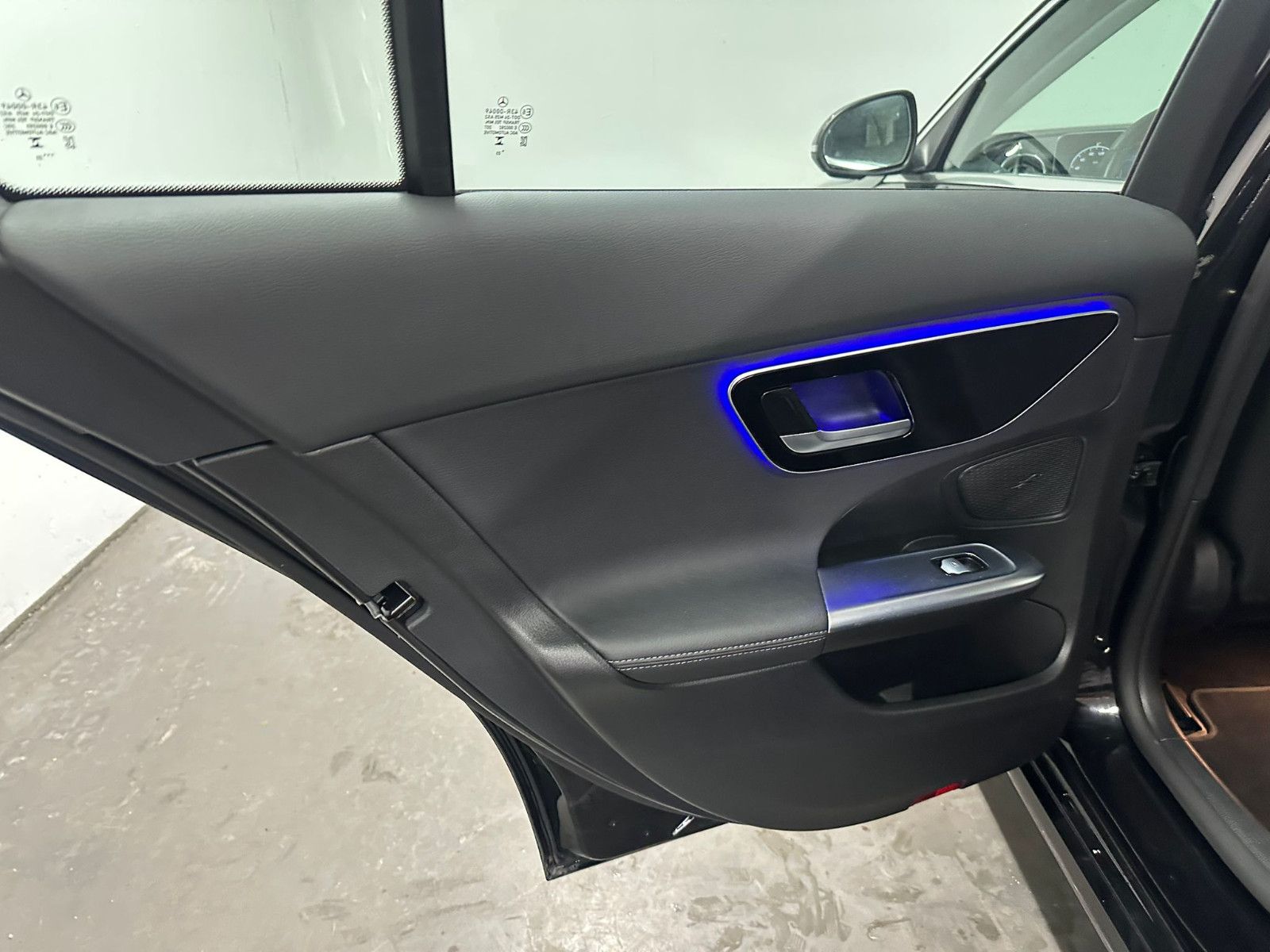 Fahrzeugabbildung Mercedes-Benz C 200 d T Autom. Avantgarde Standheizung