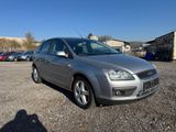 Ford Focus Lim. 1.6 Ghia !TÜV+ZAHNR.NEU/GARANTIE! - Ford Focus aus 2005: 1.6