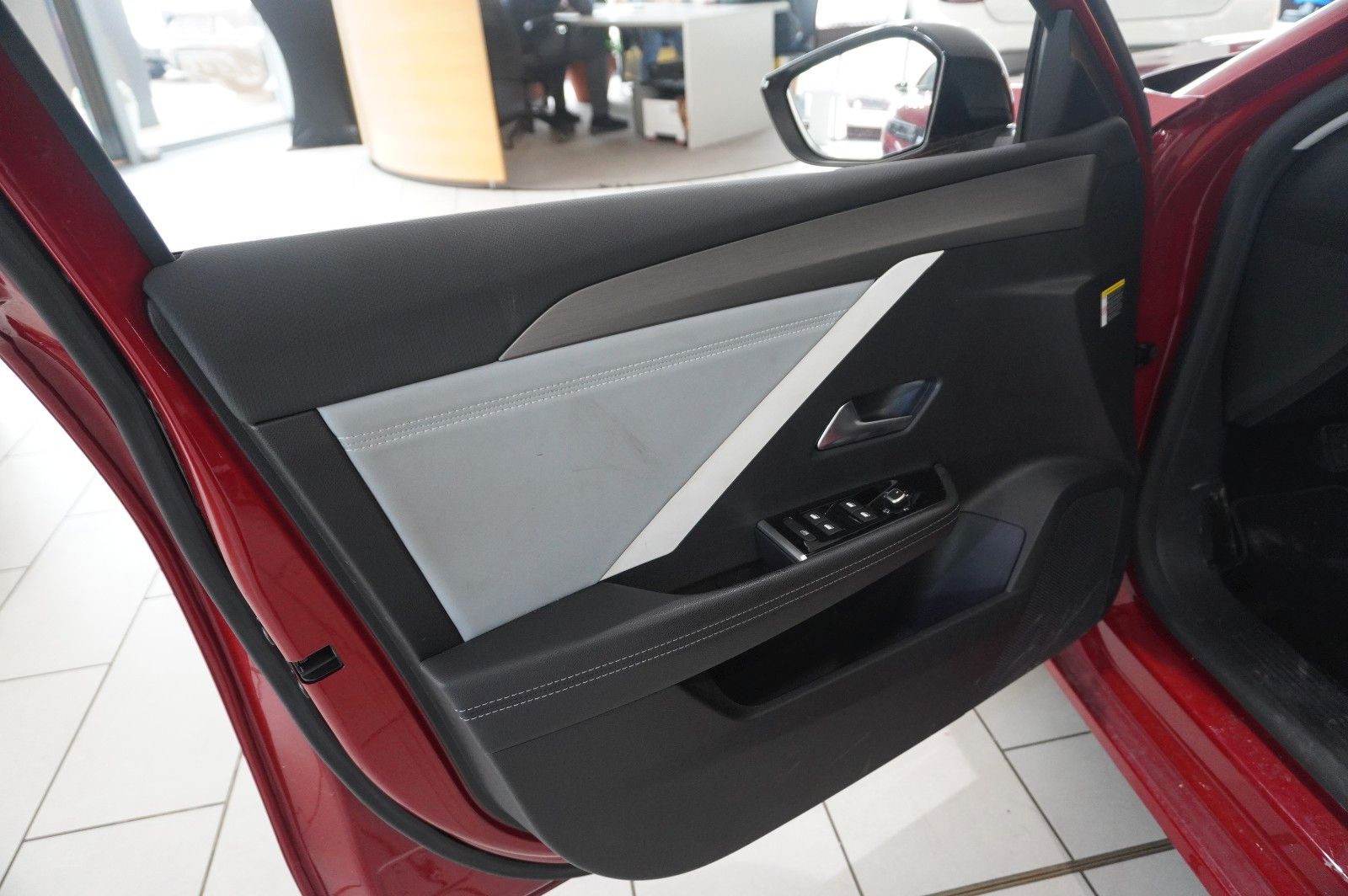 Fahrzeugabbildung Opel Astra L Lim. 1.6 HYBRID ELEGANCE NAVI/LED/KAMERA