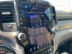 Fahrzeugabbildung Dodge RAM 1500 Limited LPG Luft NAP 22 Zoll u-frei EU