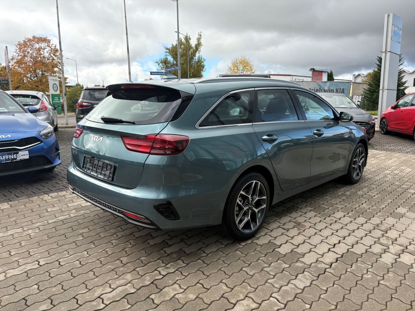 Fahrzeugabbildung Kia Ceed_sw Spirit SpurHalAss P1 P4 P5 El. Panodach