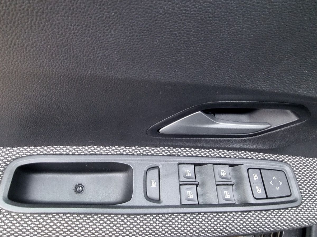 Fahrzeugabbildung Dacia Sandero Stepway Expression TCe 90