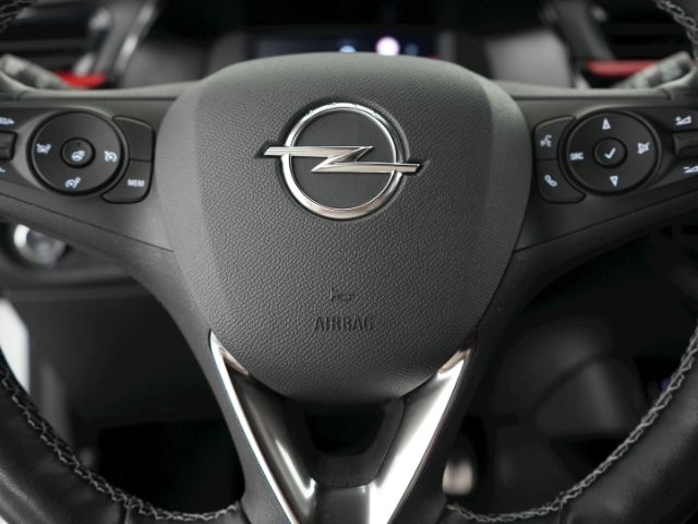 Corsa-e F GS-LINE 50kWH AT+LED LICHT+NAVI+RÜCKFA