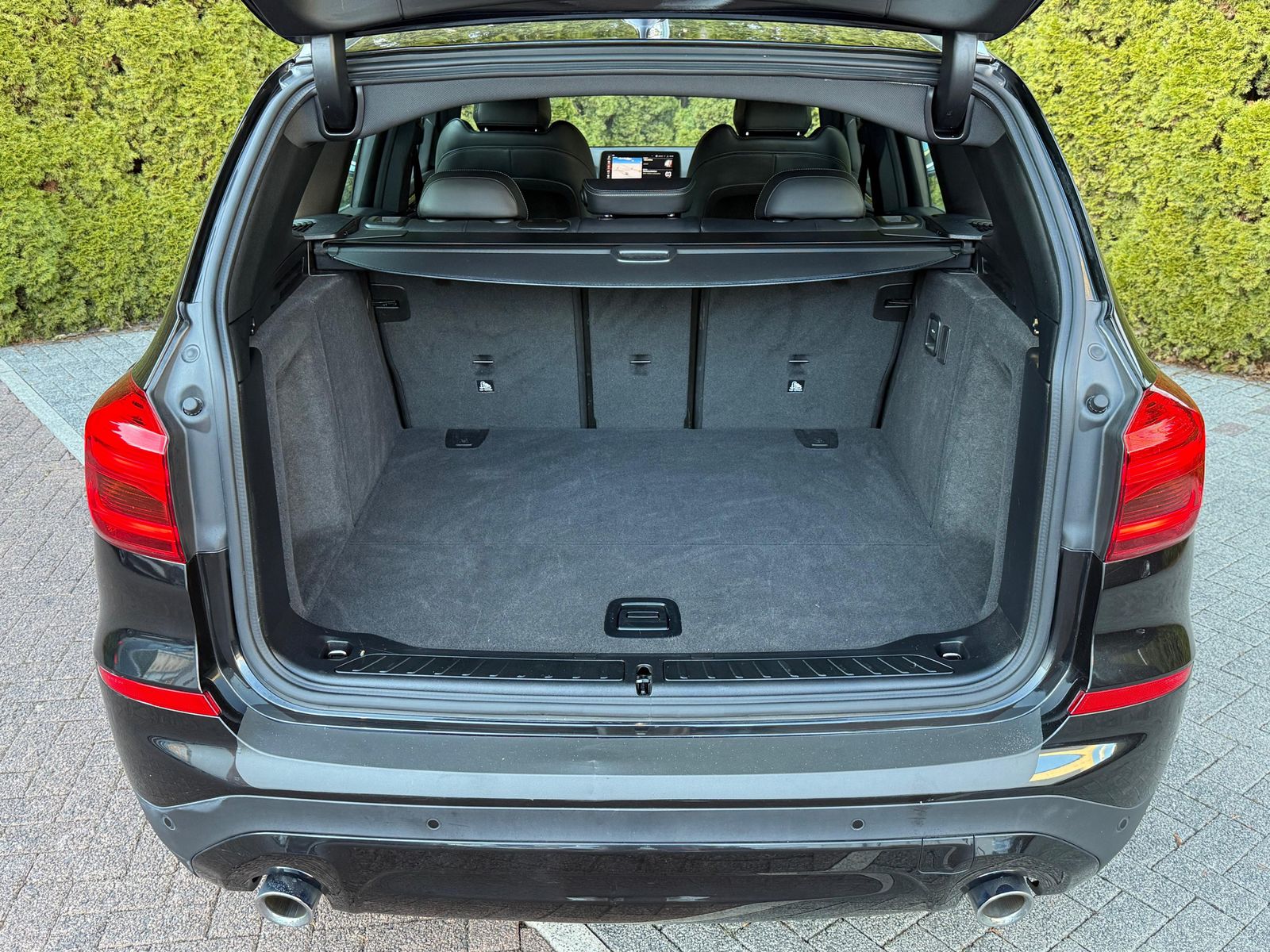 Fahrzeugabbildung BMW X3 xDrive Aut. 20i LED+NAVI+SHZ+LIVE+SPORT+LEDER