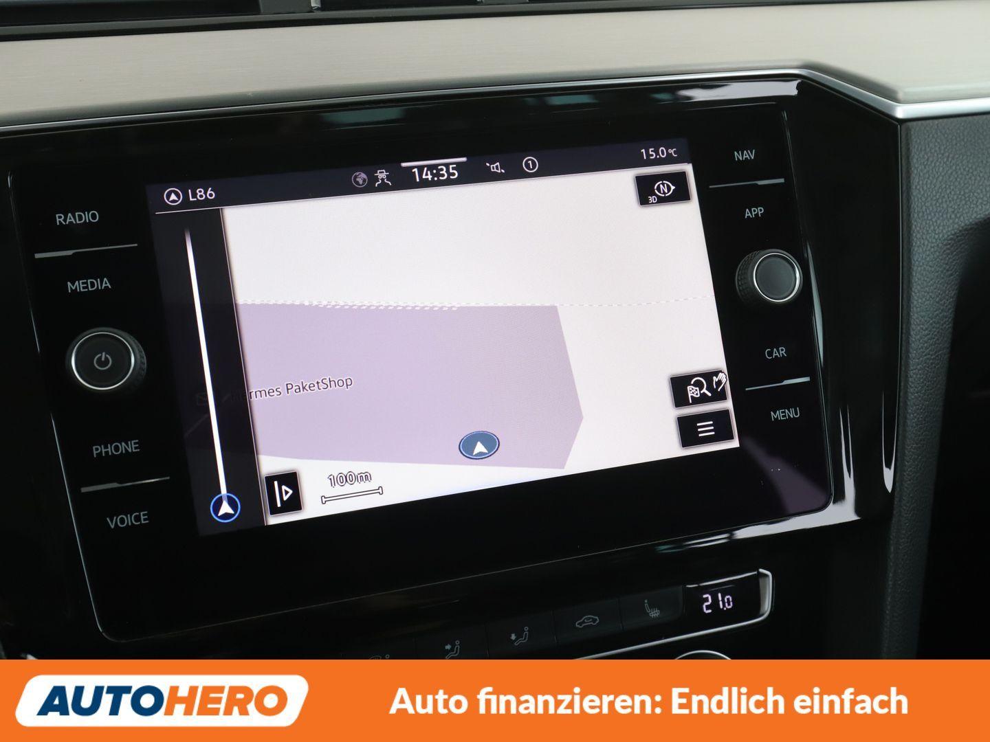 Volkswagen Passat 2.0 TSI Elegance Aut.*NAVI*PDC*SHZ*