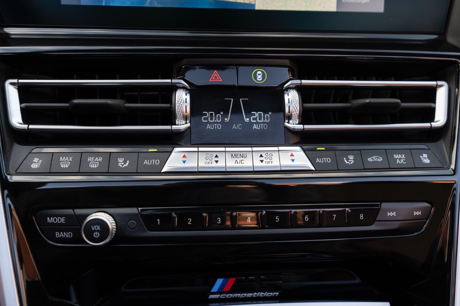 Fahrzeugabbildung BMW M8 Cabrio Competition LASERLICHT HUD H&K 360° M