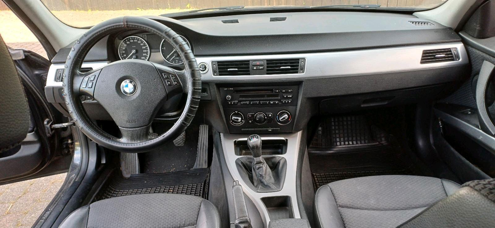 BMW 320 2011 — photo 5