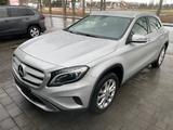 Mercedes-Benz GLA 220 GLA GLA 220 CDI / d 4Matic,1.Hd.,Navi,Xe - silberne Mercedes-Benz GLA 220
