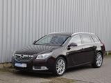 Opel Insignia A Sports Tourer Design Edition-Navi-Xen - Opel Insignia aus 2011: Sports Tourer