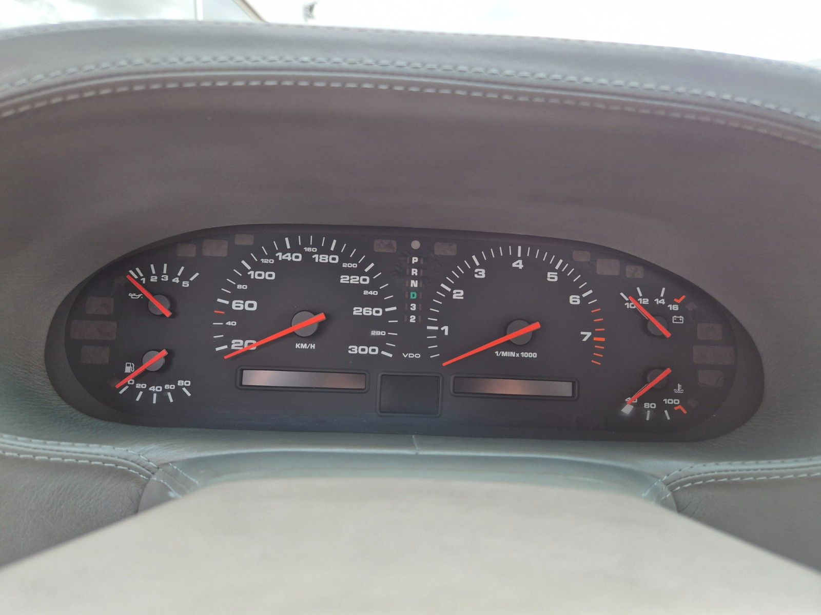 Fahrzeugabbildung Porsche 928 GTS/Deutsch/Kpl. Historie/SD/Blau mit grau