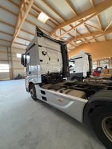 Mercedes-Benz Actros 1843 Luft beide Achsen / 7 Sitze - Angebote