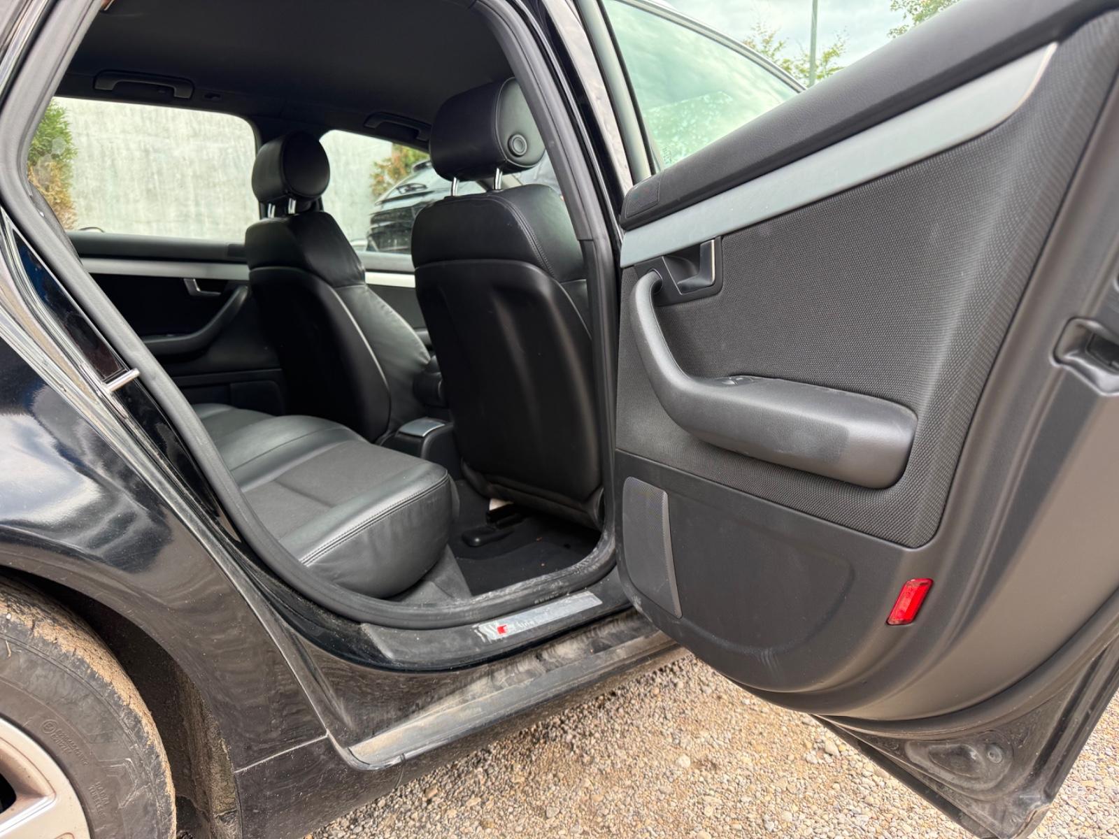 Audi A4 2006 — photo 12