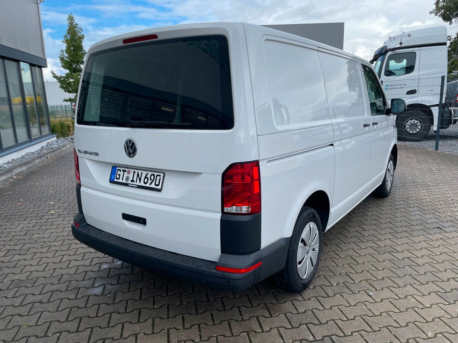Fahrzeugabbildung Volkswagen T 6.1 Transporter  2.0 TDI  Klima PDC