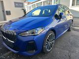 BMW 218 Active Tourer M Sport Steptronic  - BMW 218 Active Tourer mit Benzin-Antrieb: Blau, Sommerreifen