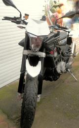 Husqvarna Nuda 900 - HUSQVARNA BENZIN NUDA 900