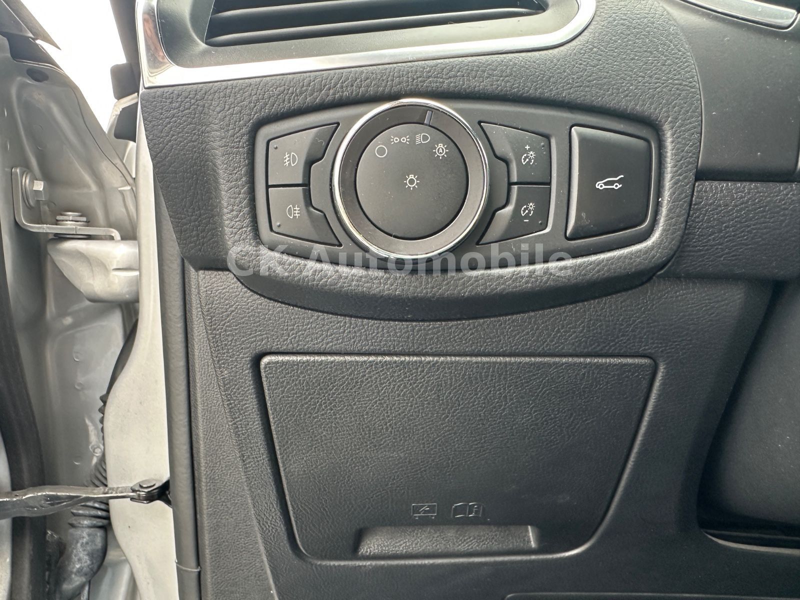 Fahrzeugabbildung Ford S-MAX Titanium 2.0TDCi Autom./Navi/LED/Kam./AHK