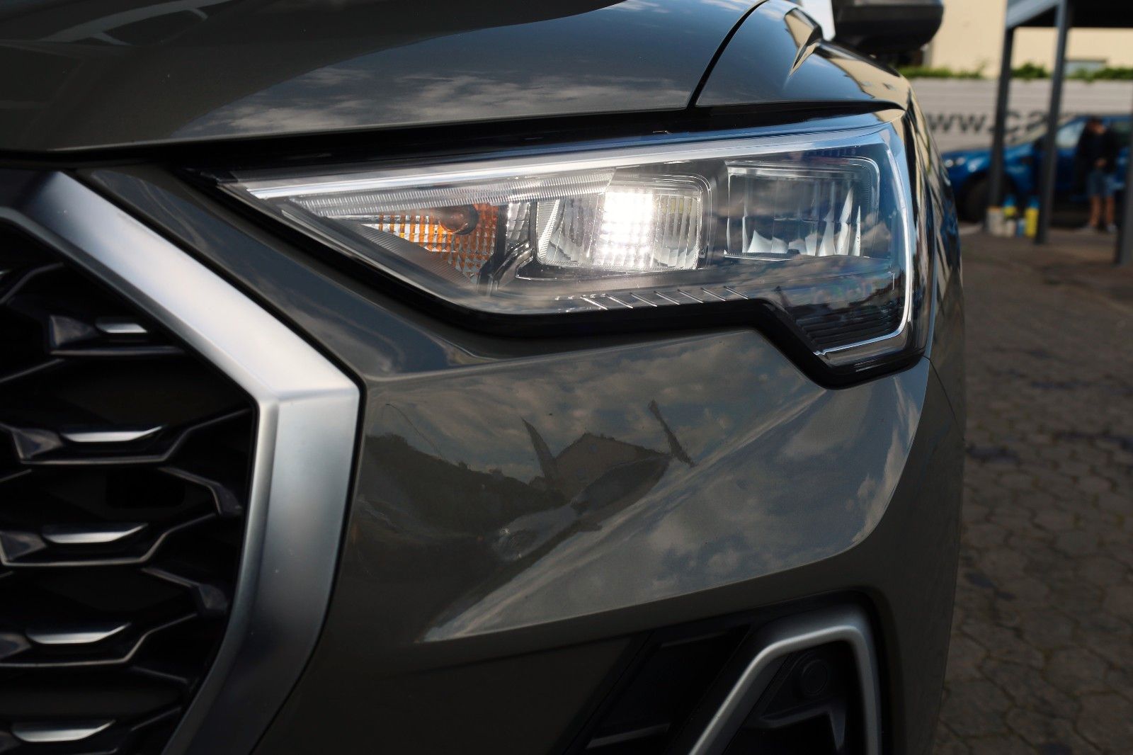 Fahrzeugabbildung Audi Q3 Sportback 35 TFSI S line,T.Leder,Navi,LED,SH