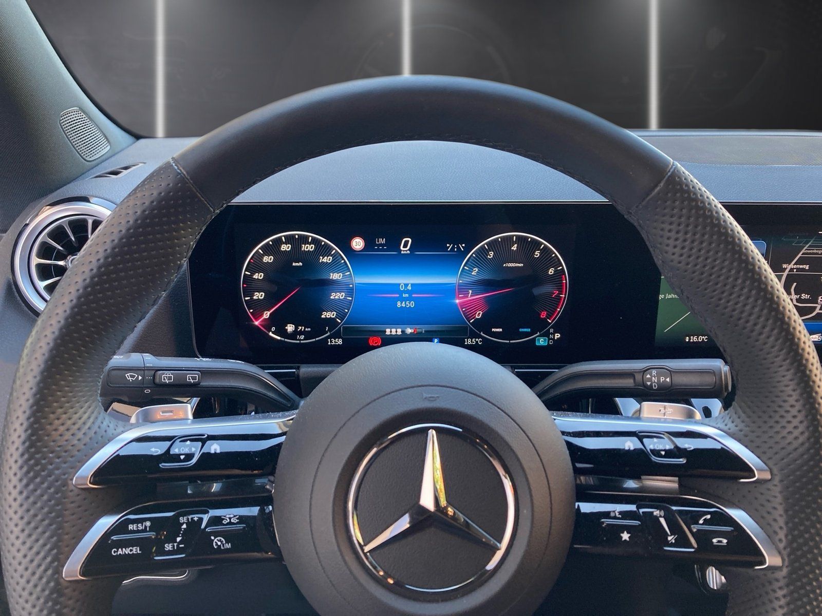 Fahrzeugabbildung Mercedes-Benz GLA 200 AMG*Kamera*LED*Easy-Pack*Keyless*Ambient