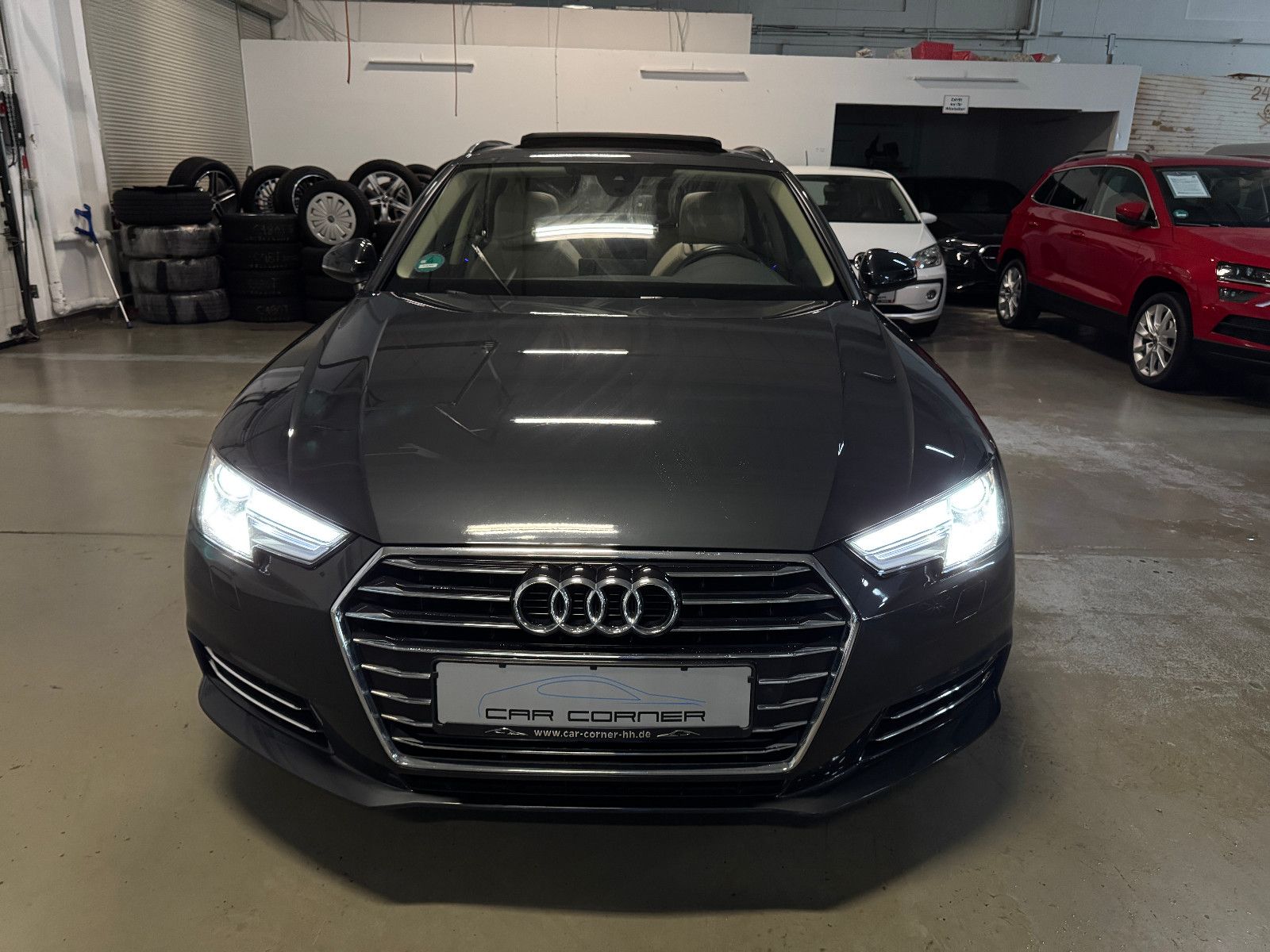 Fahrzeugabbildung Audi A4 Avant DESIGN S-TRONIC PANO STHD AHK LEDER