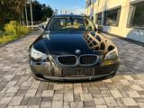 BMW 520 - BMW 520 aus 2010: Kombi
