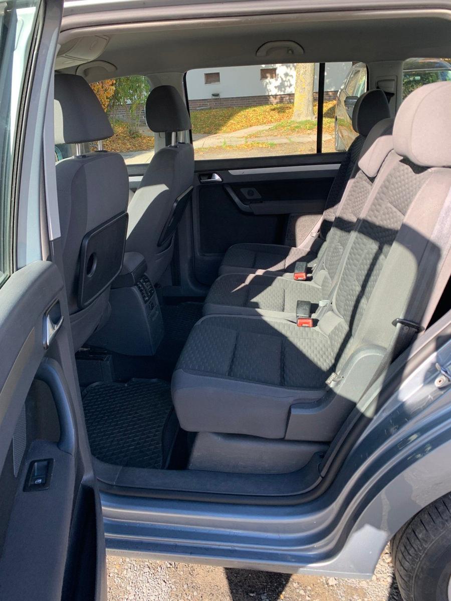 Volkswagen Touran 2009 — photo 6