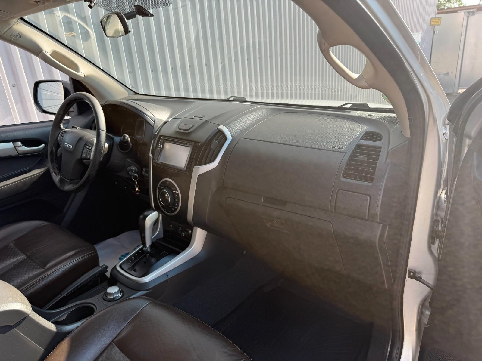 Isuzu D-Max Double Cab 4WD – 163 ch – Automatique – Cuir