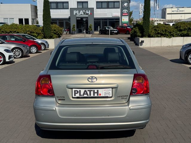 Toyota Avensis  2.4 Executive Liftback
