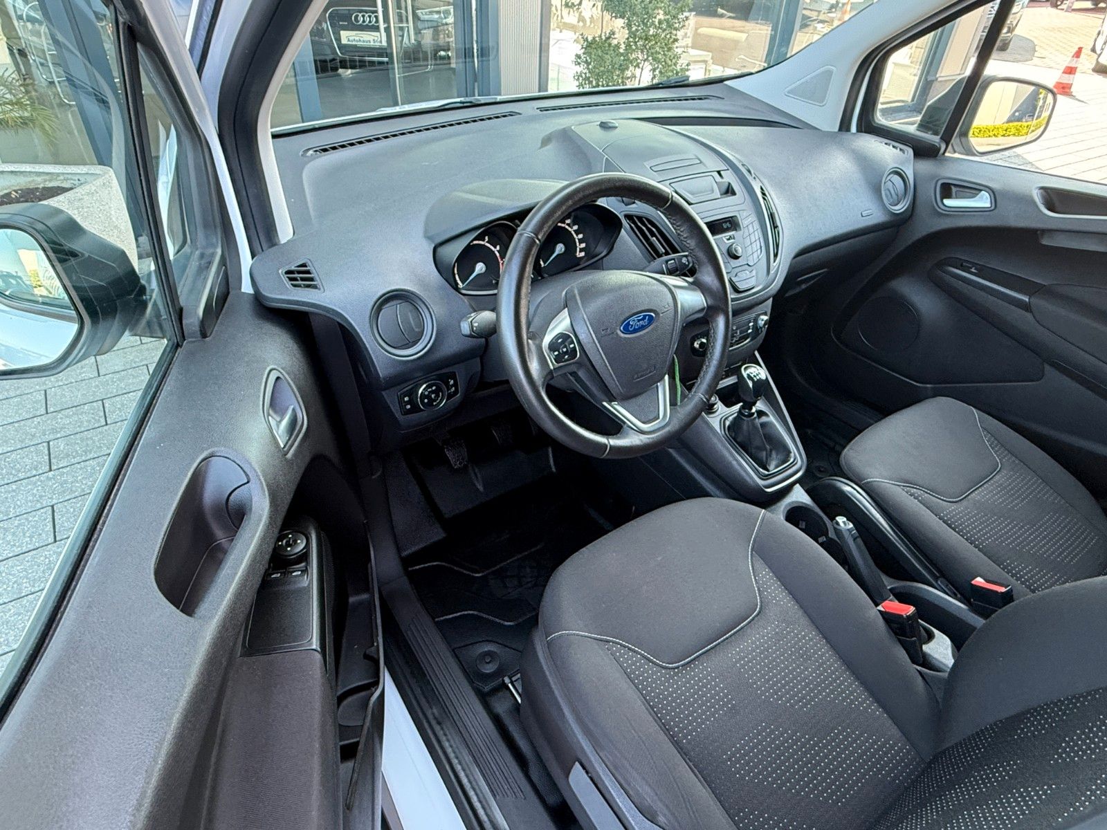 Fahrzeugabbildung Ford Transit Courier Trend