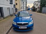 Skoda Octavia 2.0 TDI RS Combi RS - Skoda Octavia aus 2011: Combi RS