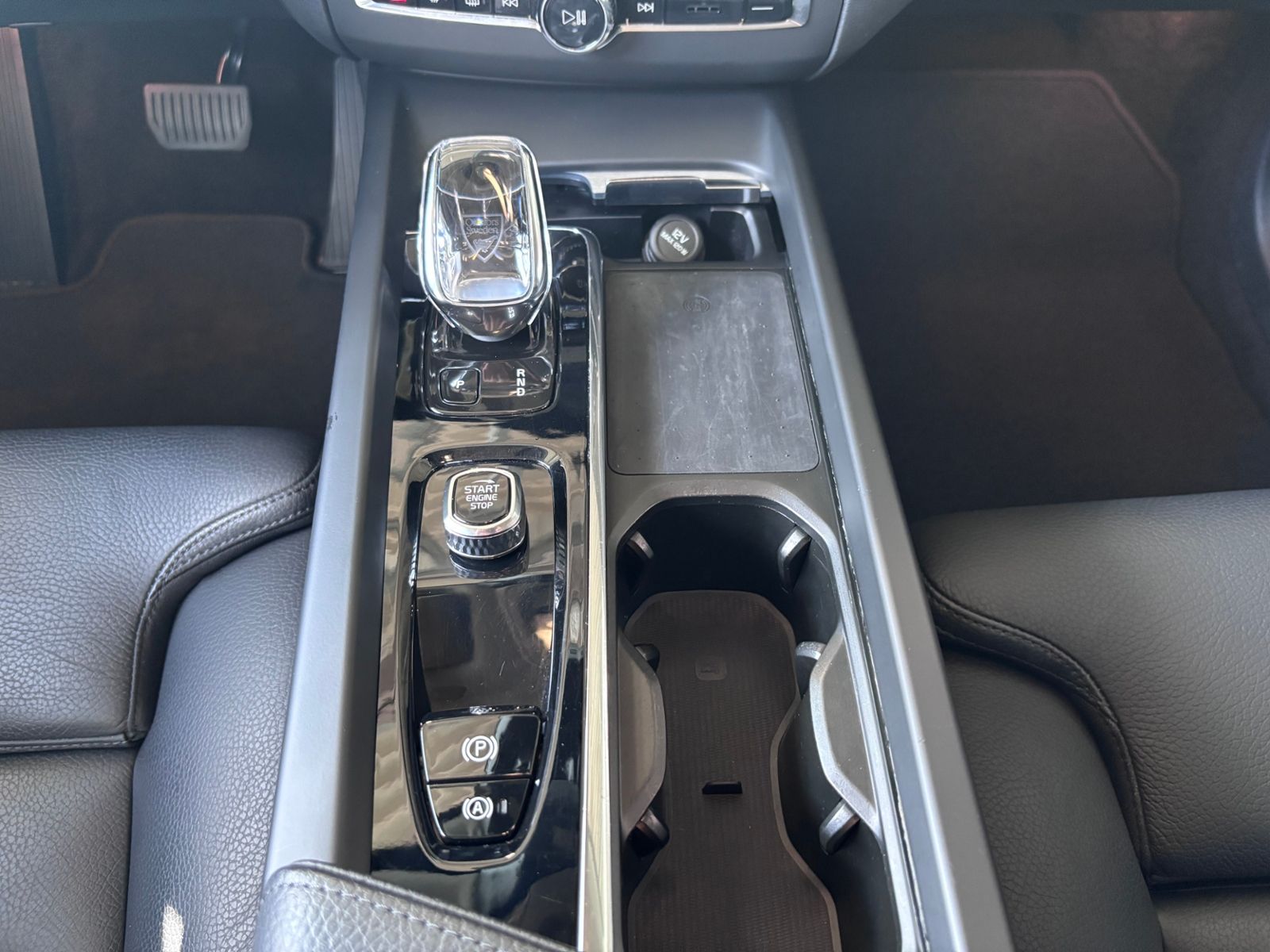 Fahrzeugabbildung Volvo XC60 Inscription AWD AHK H/K ACC MEMORY 20"