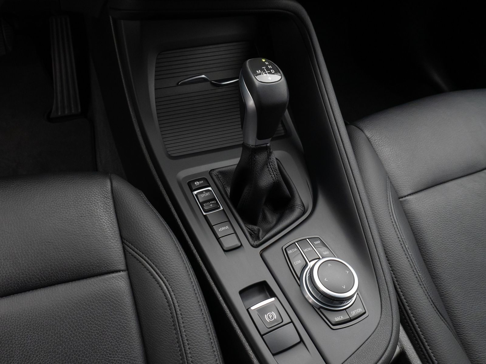 Fahrzeugabbildung BMW X1 xD25e PDC DAB Navi Lordos Geschwindigkeitsreg