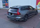 Volvo V60 T8 Recharge AWD R Design mit Garantie! - Volvo V60 in München