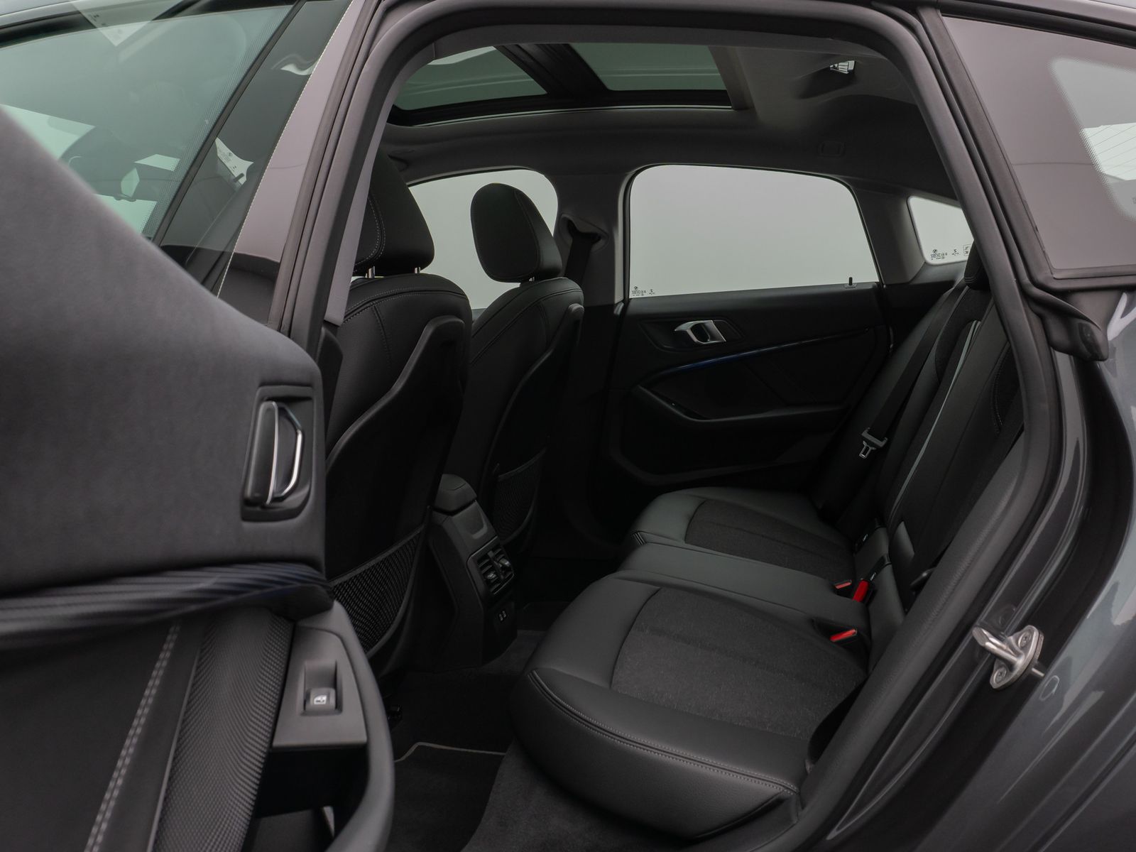 Fahrzeugabbildung BMW 220i Gran Coupé xD Sport Line HUD DAB Panorama