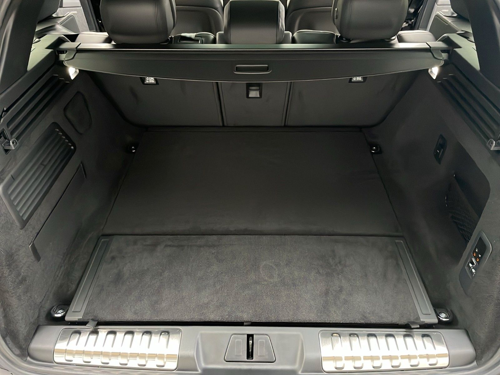 Fahrzeugabbildung Land Rover Range Rover Sport P460e Dynamic HSE 23 Zoll