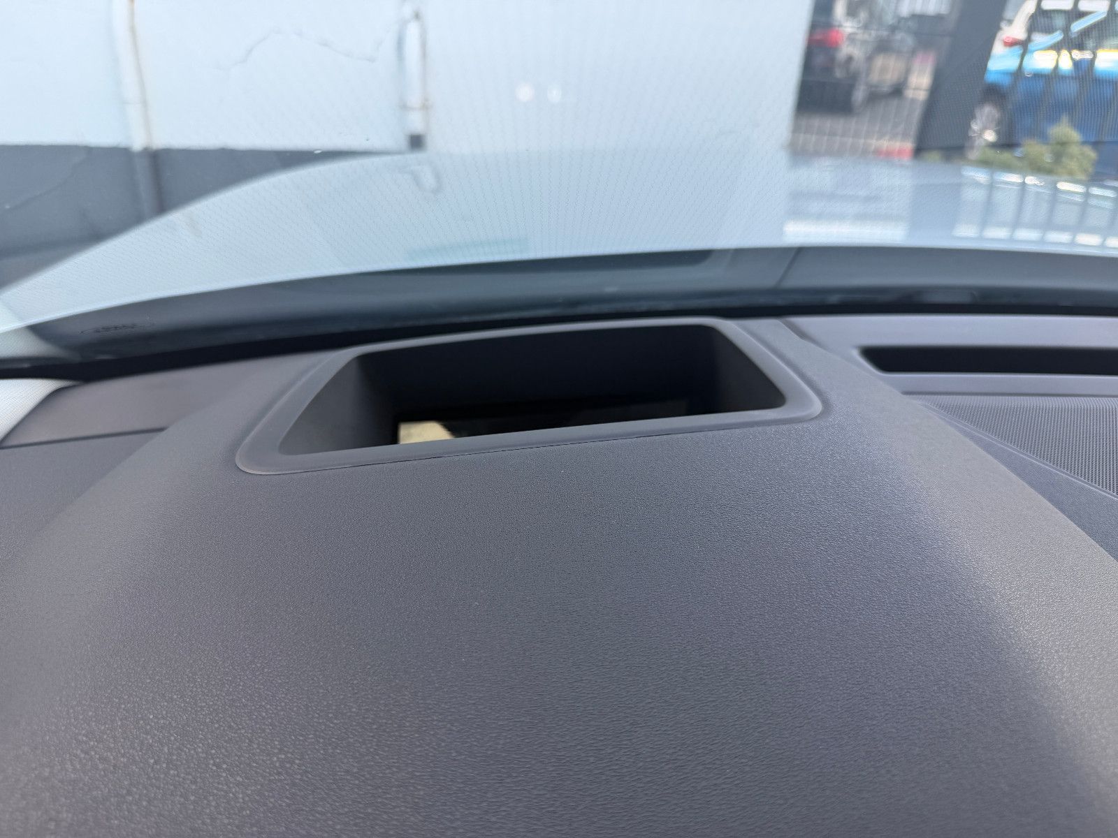 Fahrzeugabbildung Land Rover Range Rover Velar SE/PANO/KAMERA/MERIDIAN/MASSAG