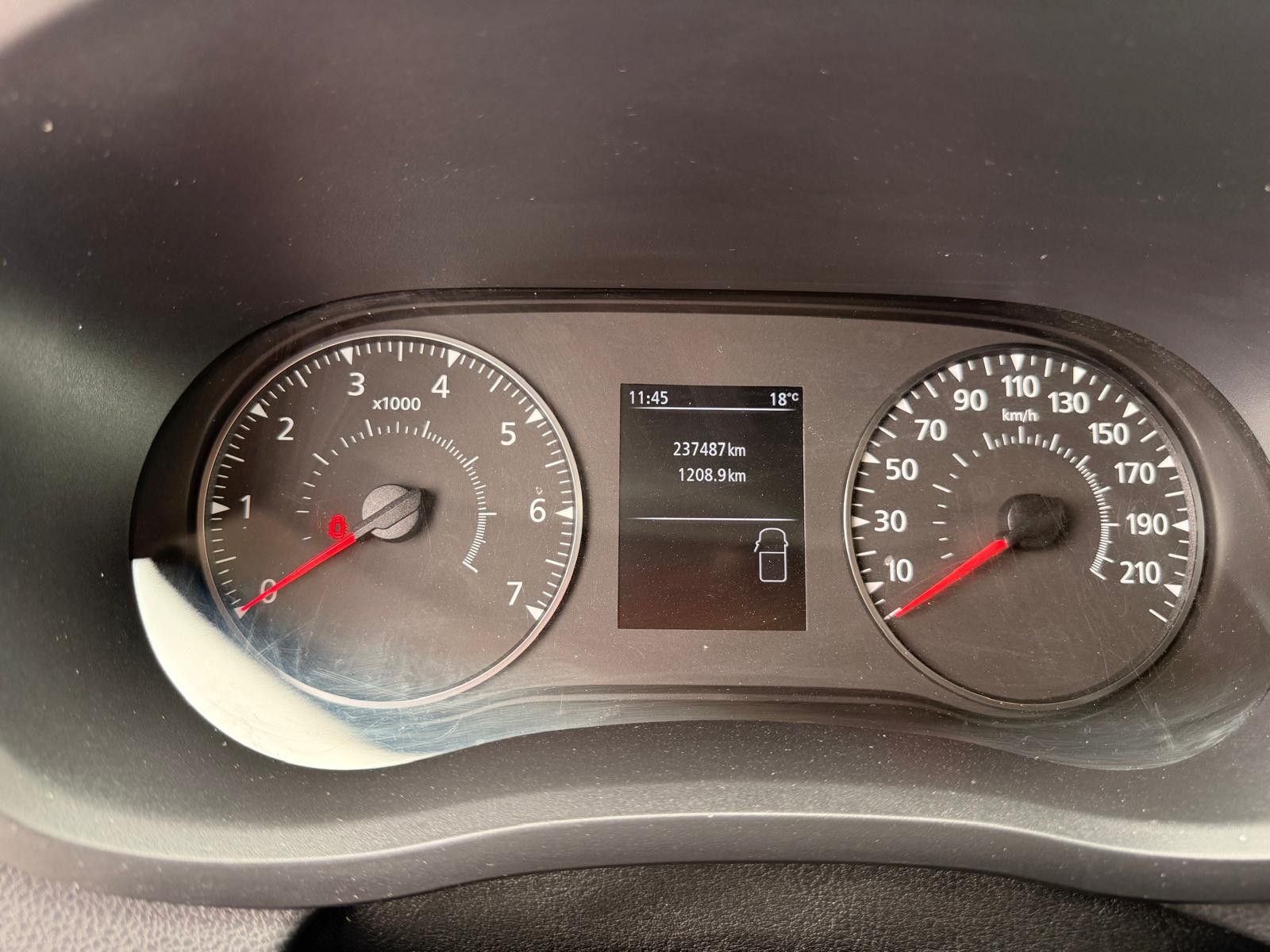 Fahrzeugabbildung Renault Master III Kasten L1H2 HKa 3,5t
