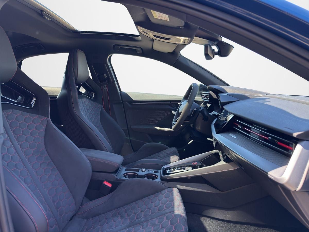 Fahrzeugabbildung Audi RS3 Limousine 2.5 TFSI quattro 294 kW